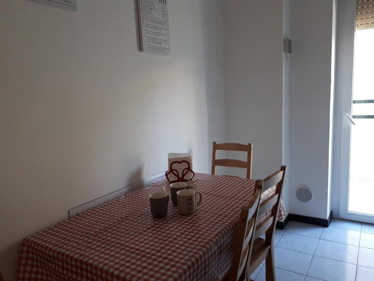 Casa Leoni Lägenhet Como Exteriör bild